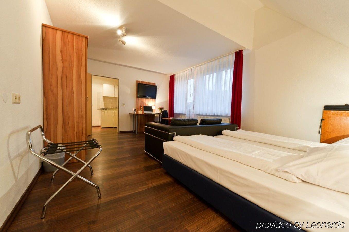 Hotel Domino Stuttgart Eksteriør billede