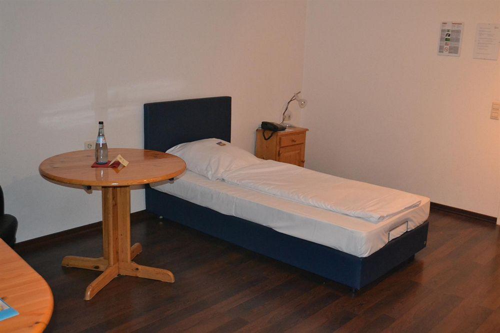 Hotel Domino Stuttgart Eksteriør billede