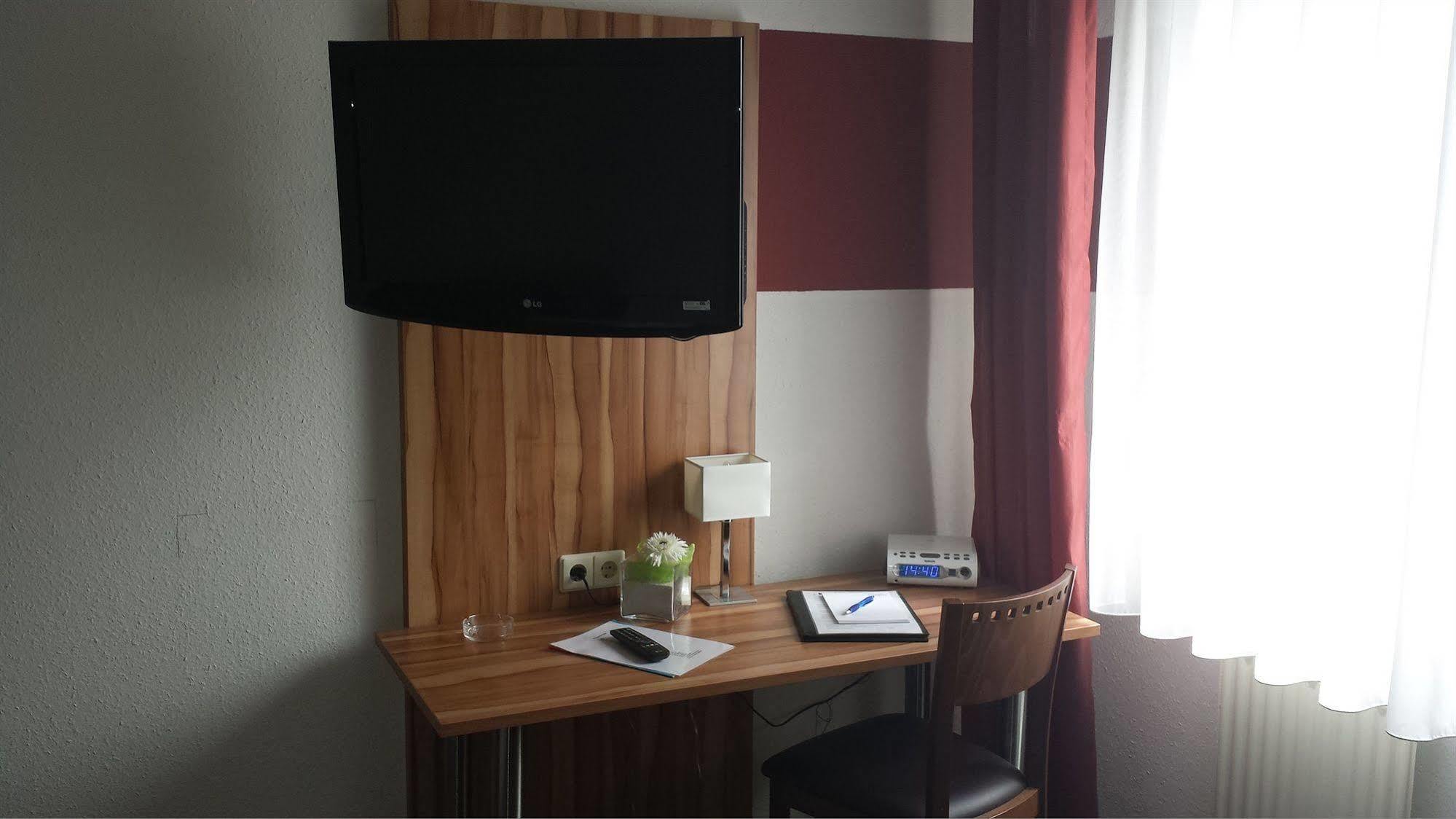 Hotel Domino Stuttgart Eksteriør billede