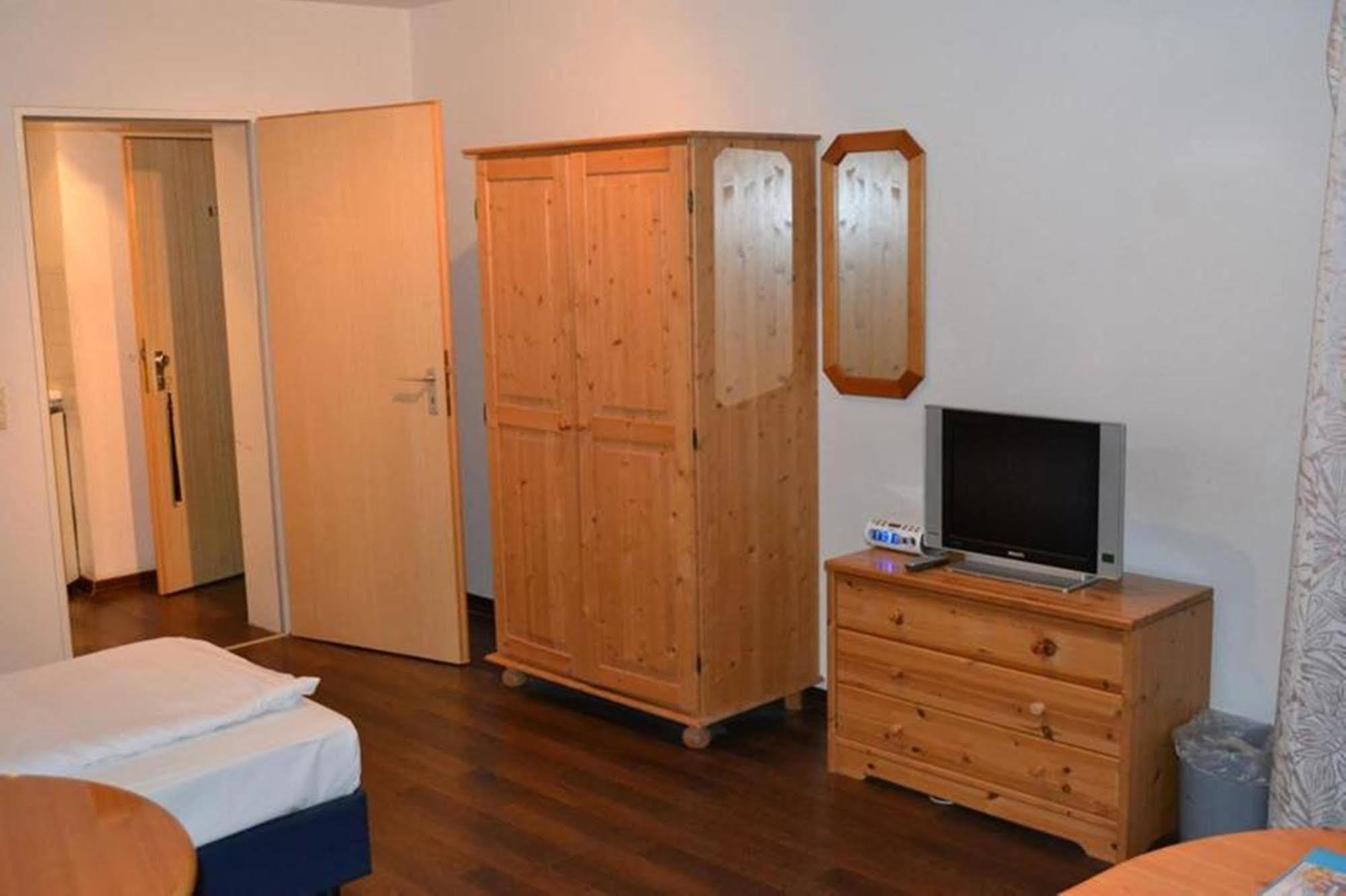 Hotel Domino Stuttgart Eksteriør billede
